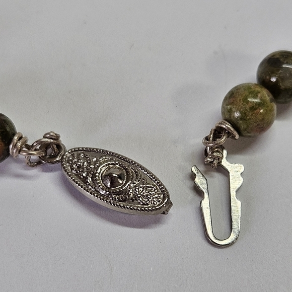 VINTAGE Catholic Silver-Tone Cross Pendant Beaded Stone Necklace Made in Italy - Picture 9 of 9